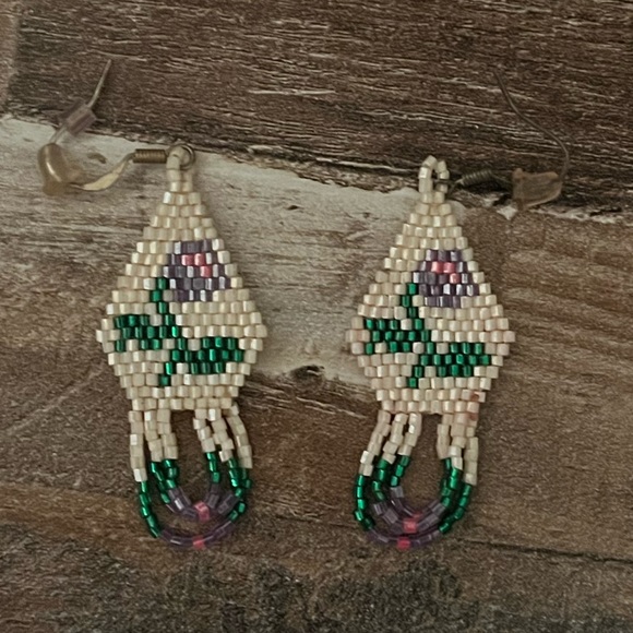 Native American Beaded Floral Earrings - Picture 2 of 9